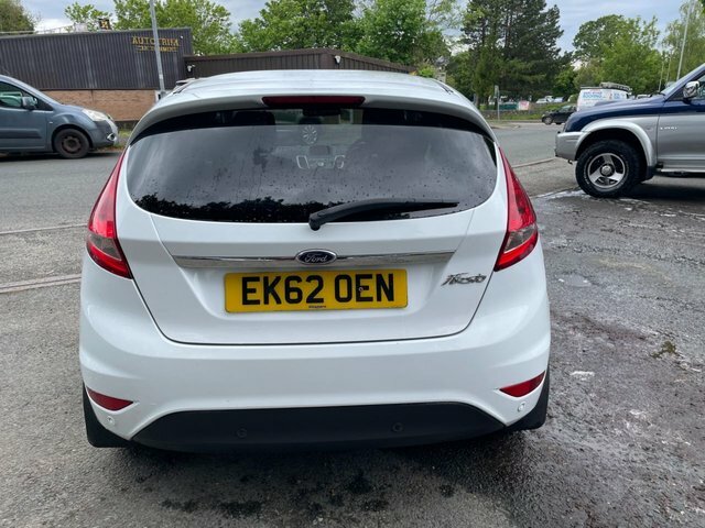Ford Fiesta 1.6 Tdci Econetic Dpf Titanium Hatchback Diese EK62OEN White #5
