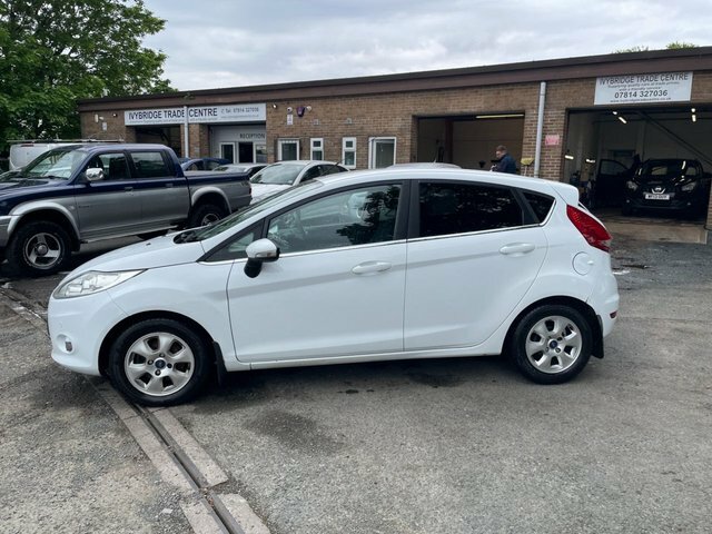 Ford Fiesta 1.6 Tdci Econetic Dpf Titanium Hatchback Diese EK62OEN White #3