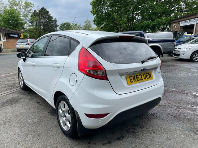 Ford Fiesta 1.6 Tdci Econetic Dpf Titanium Hatchback Diese EK62OEN White #4