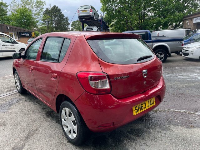 Dacia Sandero 1.2 Laureate Hatchback Euro 5 7 SH63JAU Red #4