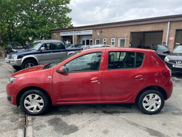 Dacia Sandero 1.2 Laureate Hatchback Euro 5 7 SH63JAU Red #3
