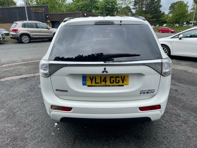 Mitsubishi Outlander 2.0H 12Kwh Gx4h Suv Plug-in Hybrid Cvt White #6