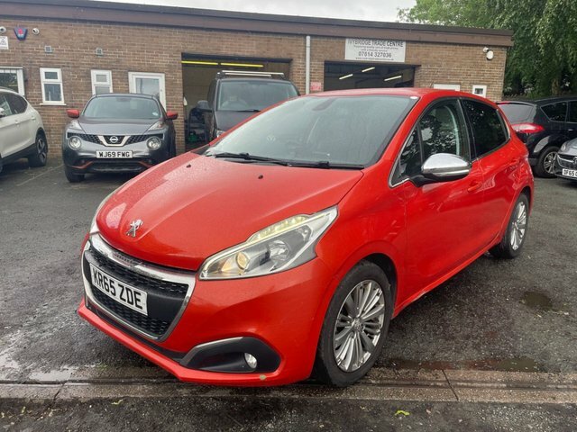 Peugeot 208 1.2 Puretech Allure Hatchback Eu KR65ZDE Orange #2