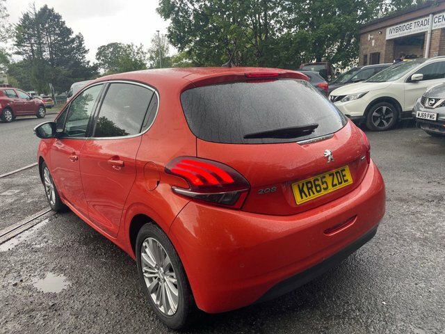 Peugeot 208 1.2 Puretech Allure Hatchback Eu KR65ZDE Orange #4