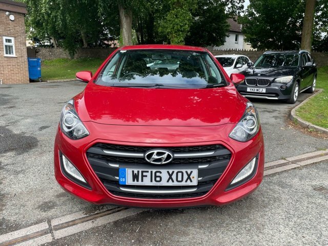 Hyundai I30 1.6 Crdi Blue Drive Se Nav Hatchback Ma Red