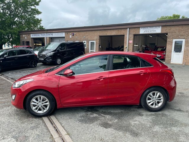 Hyundai I30 1.6 Crdi Blue Drive Se Nav Hatchback Ma WF16XOX Red #3