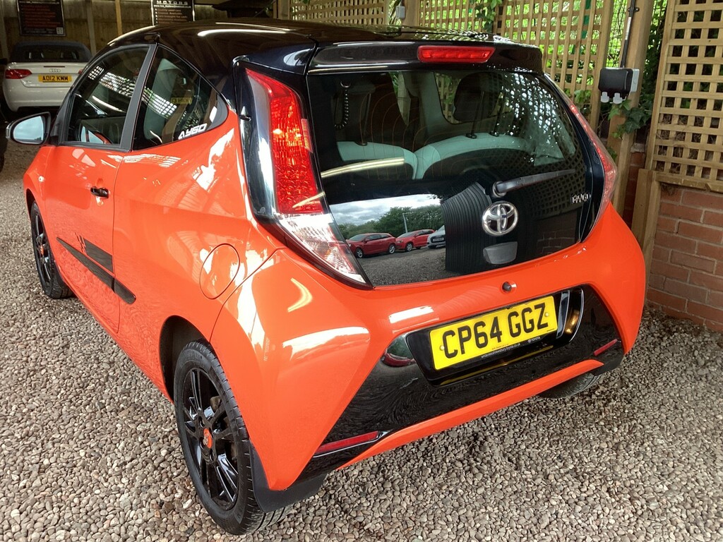 Toyota Aygo 1.0 Vvt-i X-cite CP64GGZ Orange #2