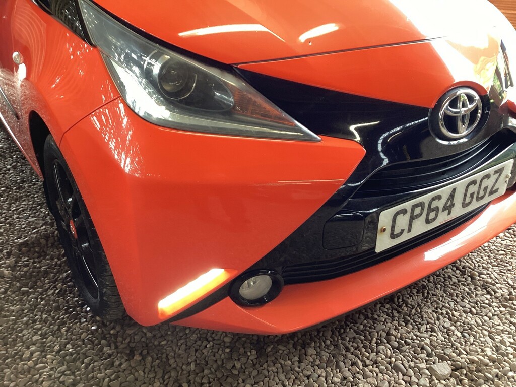 Toyota Aygo 1.0 Vvt-i X-cite CP64GGZ Orange #5