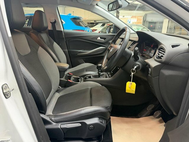 Vauxhall Grandland X 2021 1.2 Turbo Sri Nav Suv Euro WR21ELU White #5