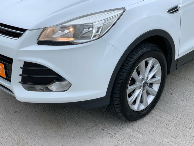 Ford Kuga 2015 2.0 Tdci Titanium Awd Euro 6 Ss CV65WFW White #5