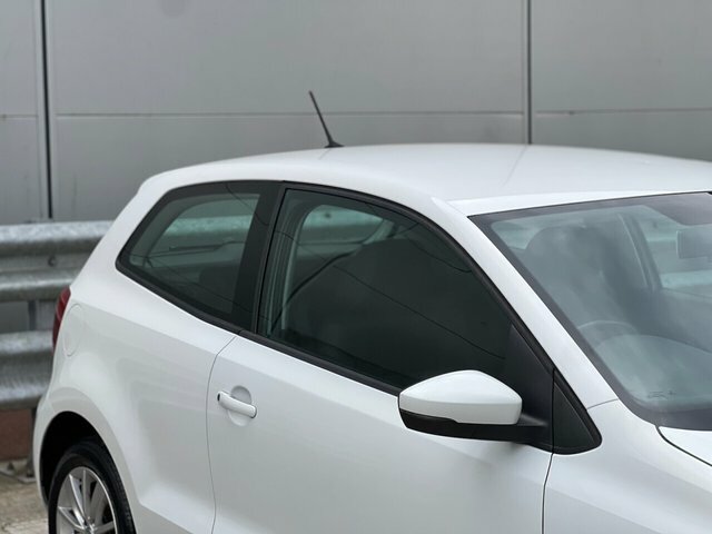 Volkswagen Polo 2015 1.2 Tsi Bluemotion Tech Se Hatchback Petr SK65OUO White #4