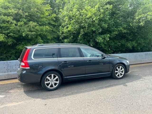 Volvo V70 2016 2.0 D4 Se Nav Estate Euro 6 Grey #2