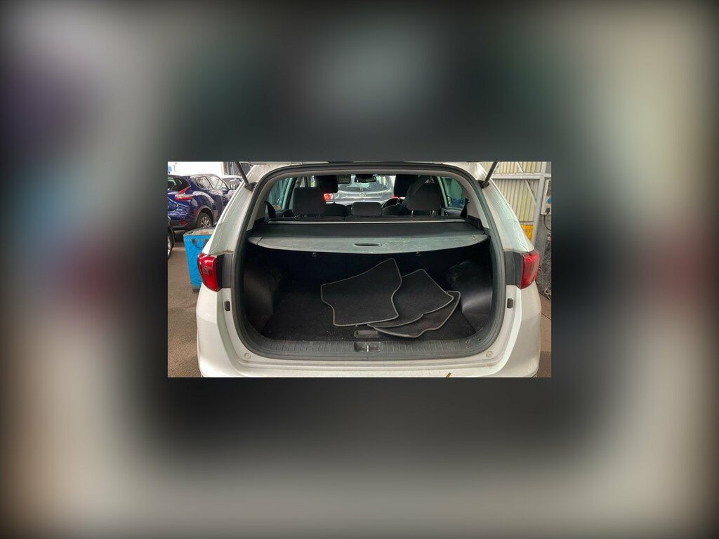 Kia Sportage 1.6 Gdi 2 Euro 6 Ss BK66LUJ White #3