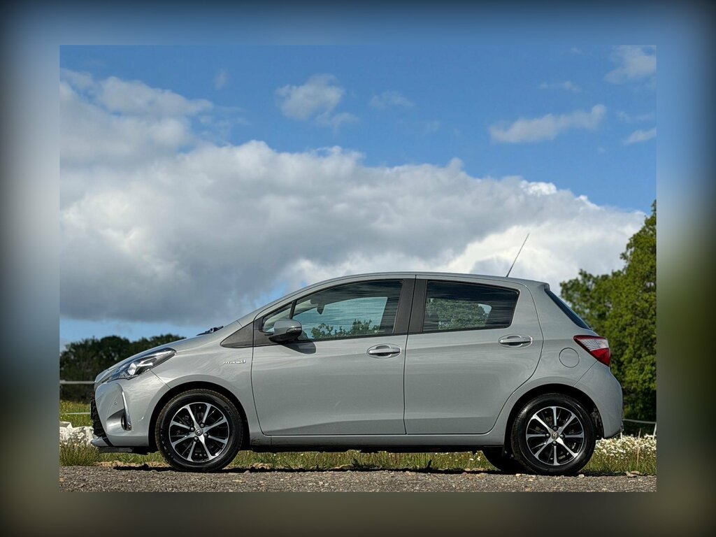 Toyota Yaris 1.5 Vvt-h Icon Tech E-cvt Euro 6 Ss KU68WPV Grey #6