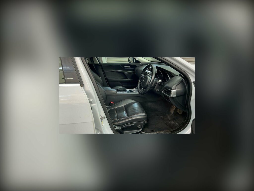 Jaguar XE 2.0D Prestige Euro 6 Ss AO16UOV White #3