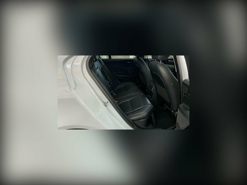 Jaguar XE 2.0D Prestige Euro 6 Ss AO16UOV White #4