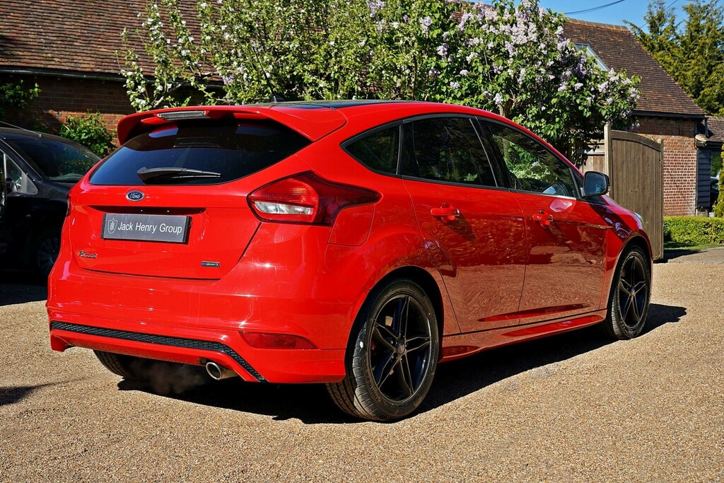 Ford Focus Zetec S Red Edition MJ16UHN #4