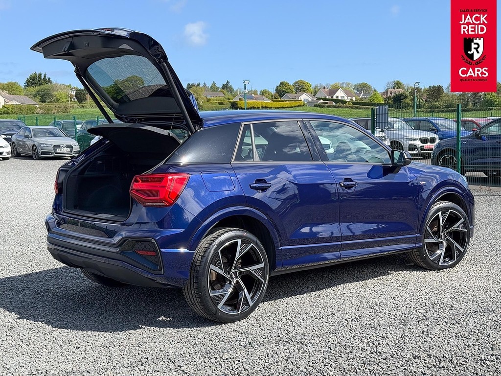 Audi Q2 Suv VU23BWF Blue #4