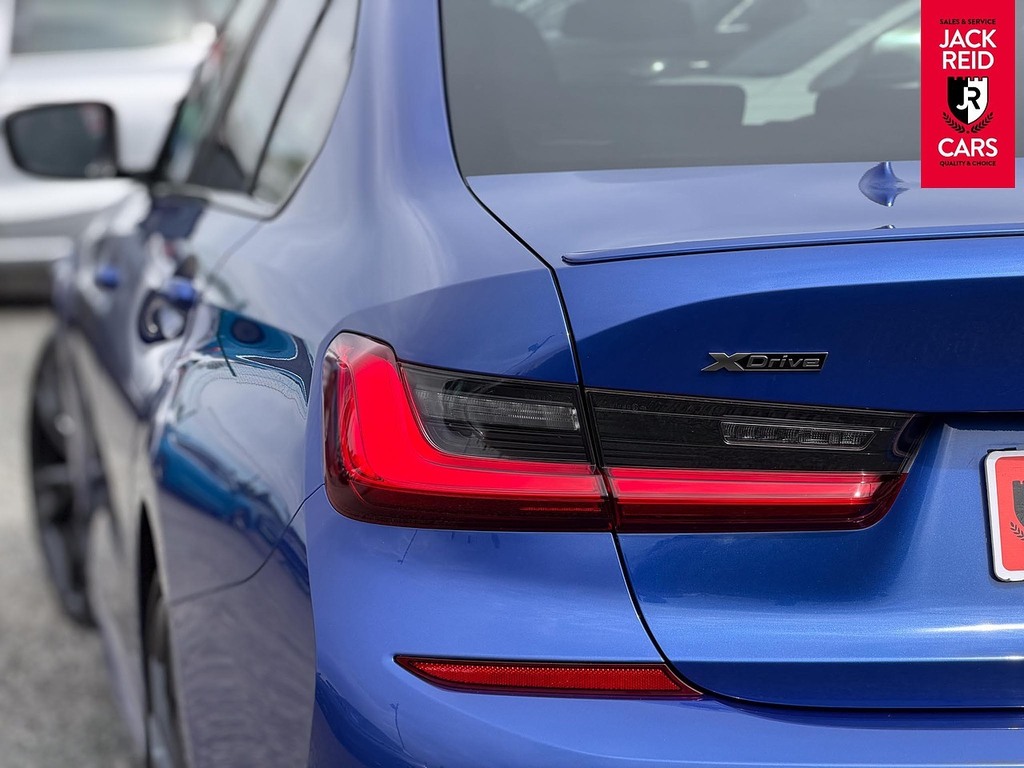 BMW 3 Series Saloon  Blue #4