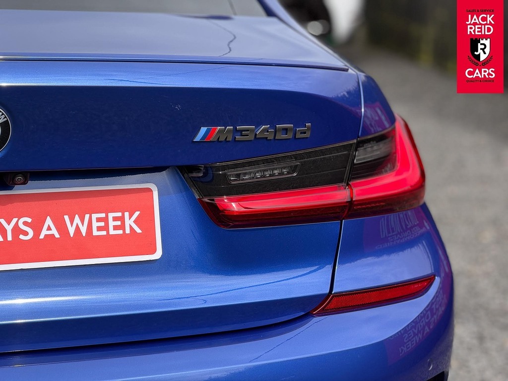 BMW 3 Series Saloon  Blue #5
