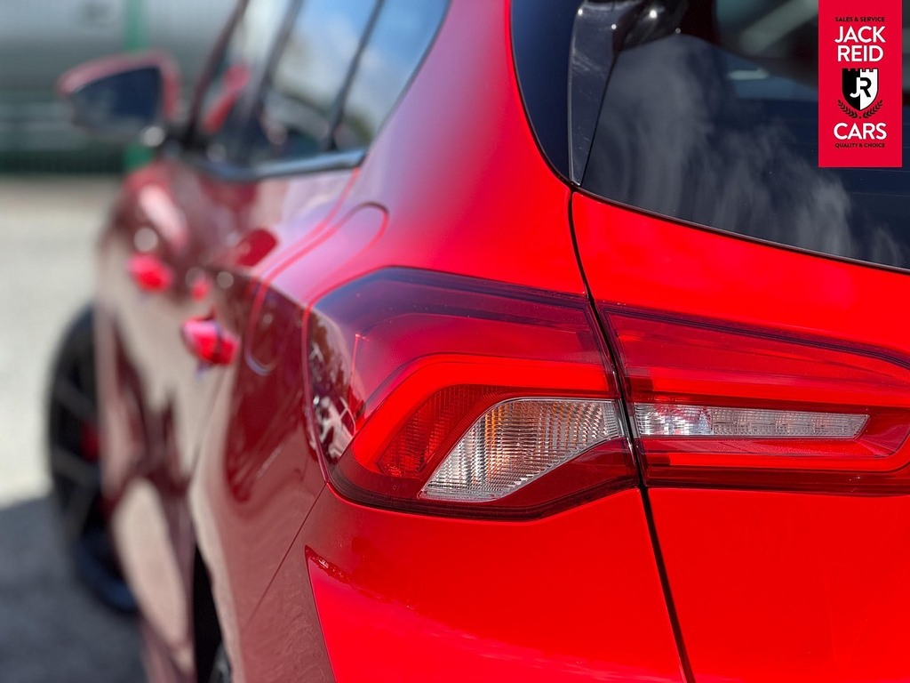 Ford Focus Hatchback Red #3