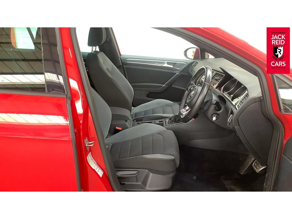 Volkswagen Golf Hatchback DA67YUF Red #3