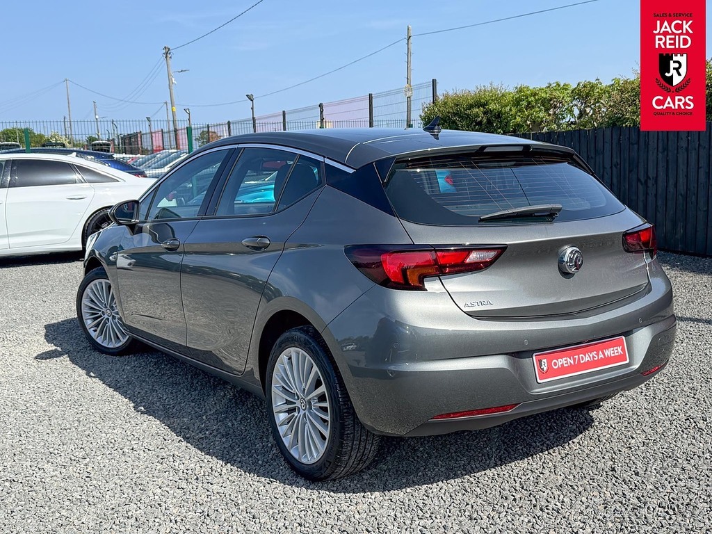 Vauxhall Astra Hatchback Beige #2
