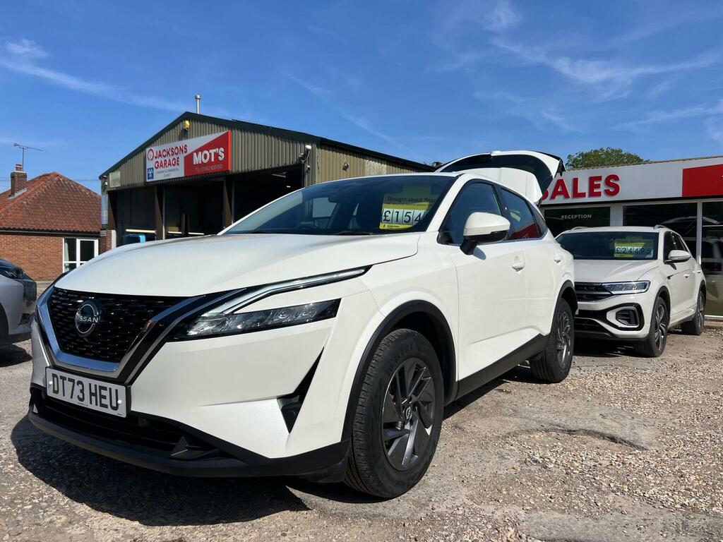 Nissan Qashqai Suv 1.3 Dig-t Mhev Acenta Premium Euro 6 Ss DT73HEU White #3