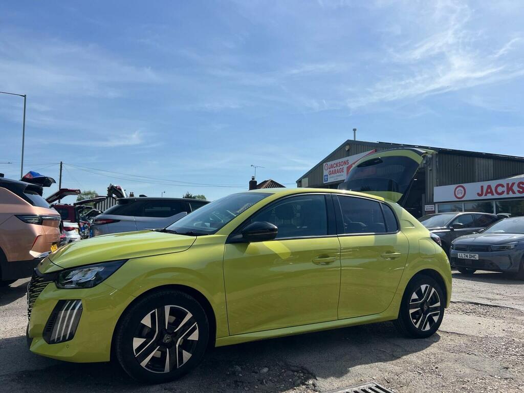 Peugeot 208 Hatchback 1.2 Puretech Allure Euro 6 Ss 20 MW74DNV Yellow #4