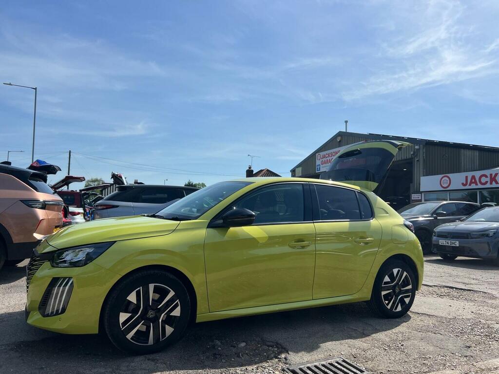 Peugeot 208 Hatchback 1.2 Puretech Allure Euro 6 Ss 20 MW74DNV Yellow #3
