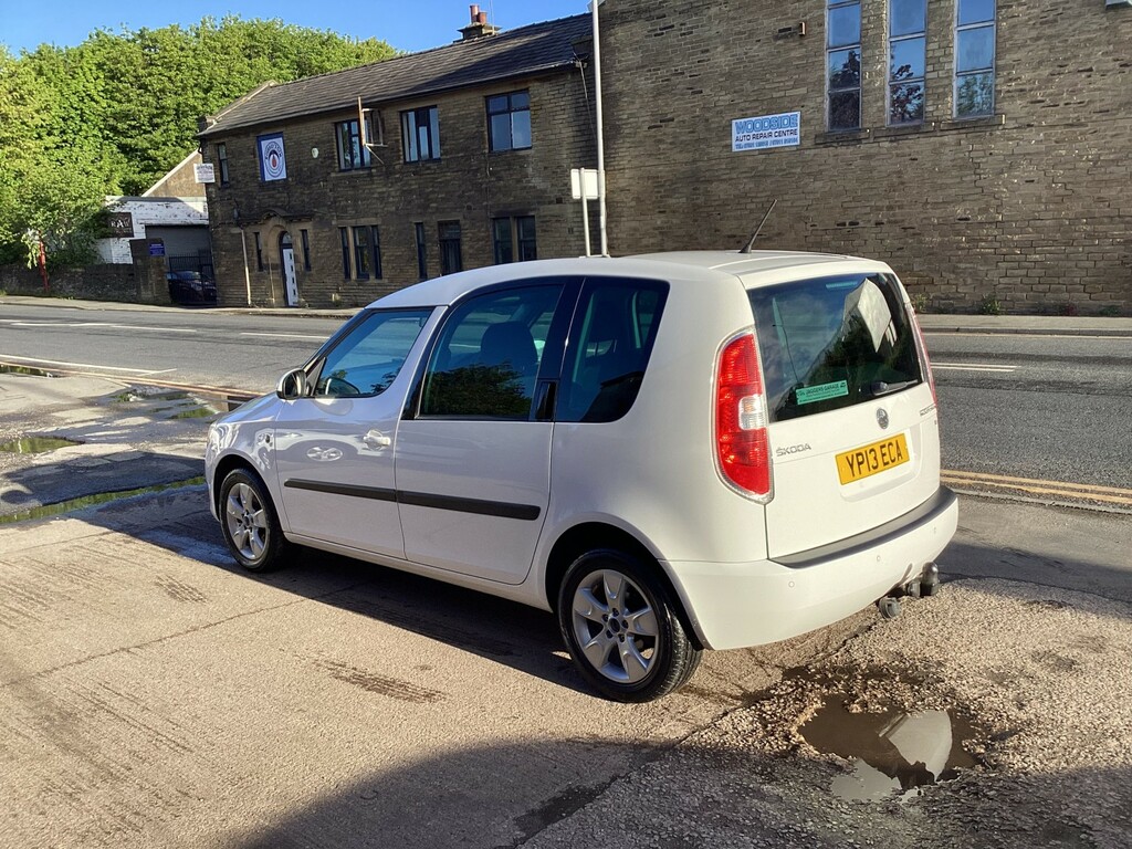 Skoda Roomster 1.6 Tdi Se Euro 5 201313 White #3