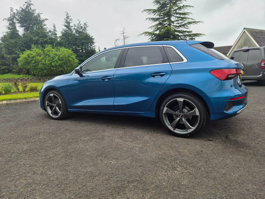 Audi A3 30 Tdi Sport RV22RGZ Blue #2