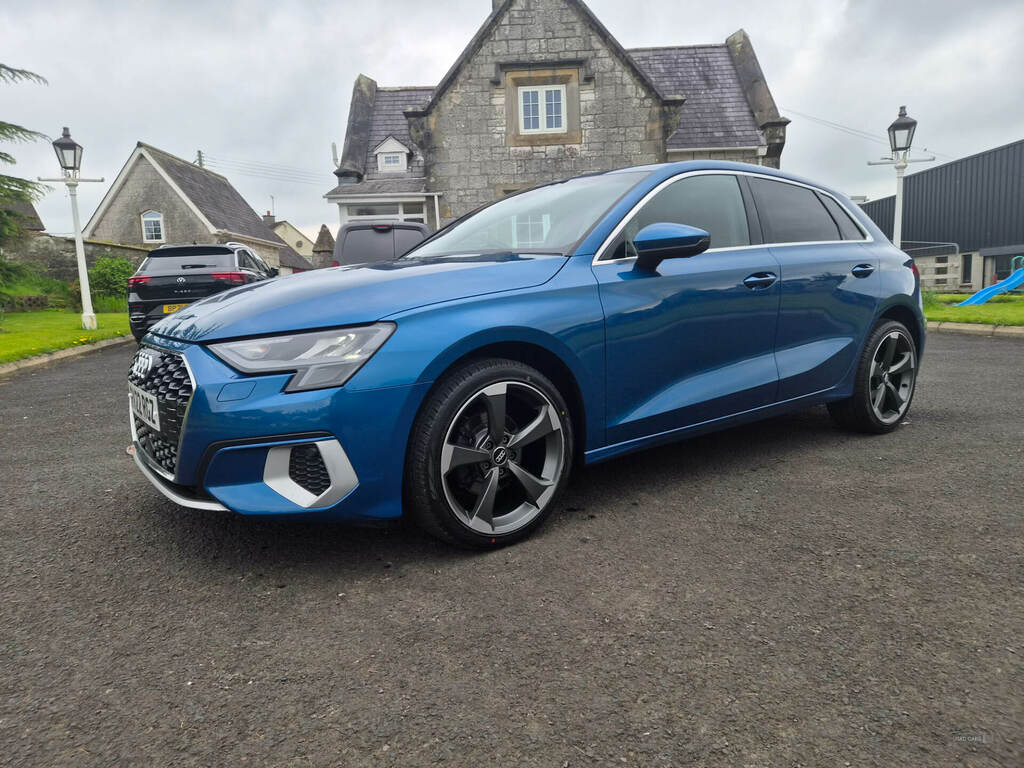 Audi A3 30 Tdi Sport RV22RGZ Blue #3