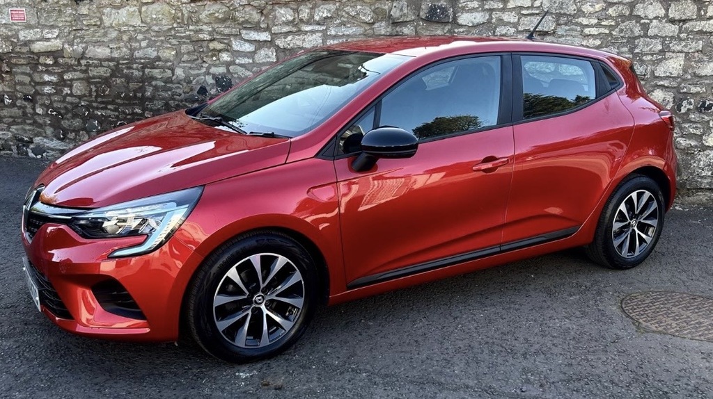 Renault Clio Evolution Red