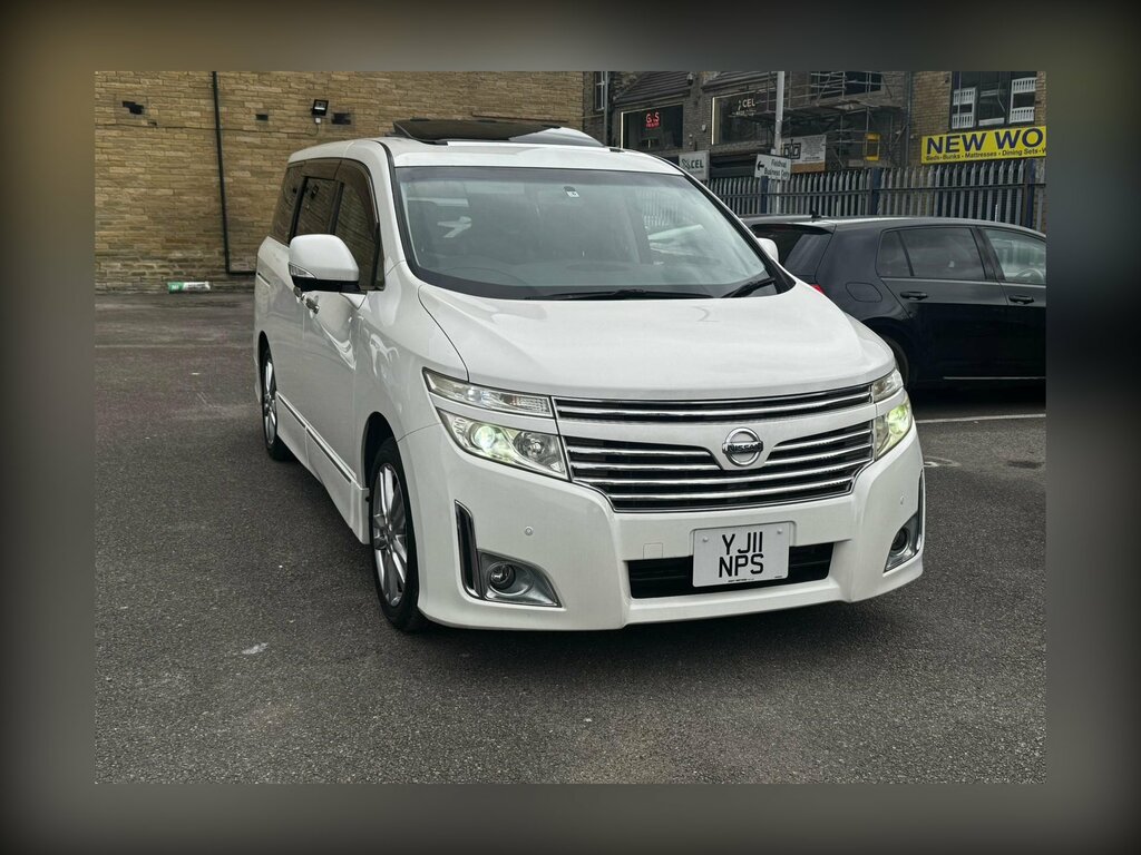 Nissan Elgrand E52 3.5 V6 Vip YJ11NPS White #4