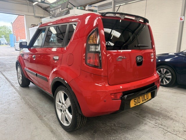 Kia Soul Suv 1.6 Crdi Samba 2009 Red #3