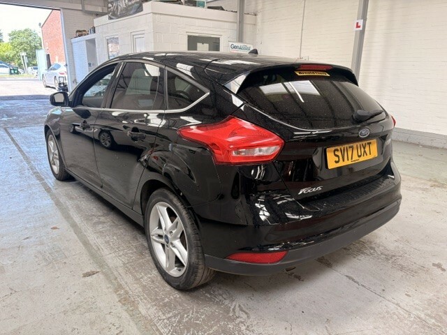 Ford Focus Hatchback 1.5 Tdci Zetec 2017 SV17UXT Black #4