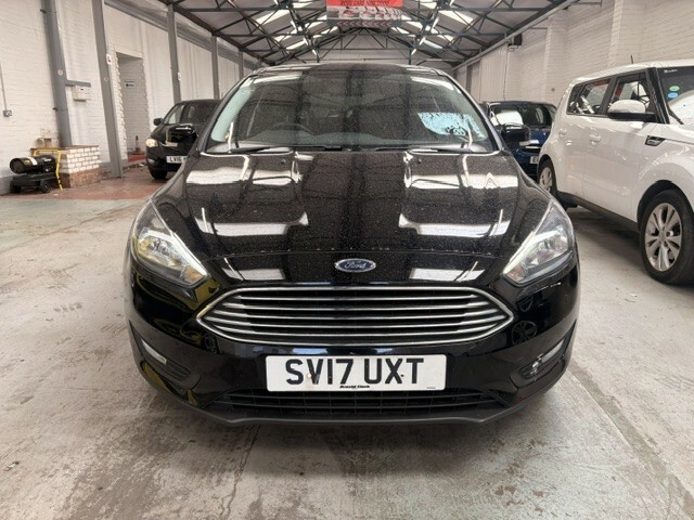 Ford Focus Hatchback 1.5 Tdci Zetec 2017 SV17UXT Black #2