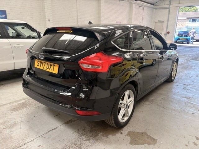 Ford Focus Hatchback 1.5 Tdci Zetec 2017 SV17UXT Black #6