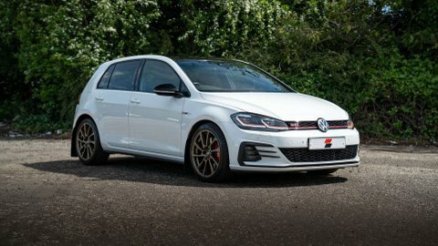 Volkswagen Golf 2019 19 2.0  White #3