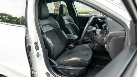 Ford Focus 2019 69 2.0 White #5