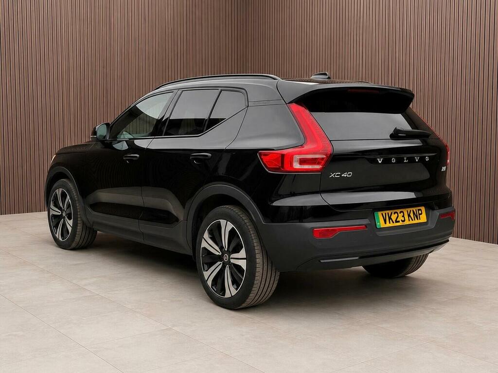 Volvo XC40 Suv Recharge 69Kwh Plus 202323 VK23KNP Black #2