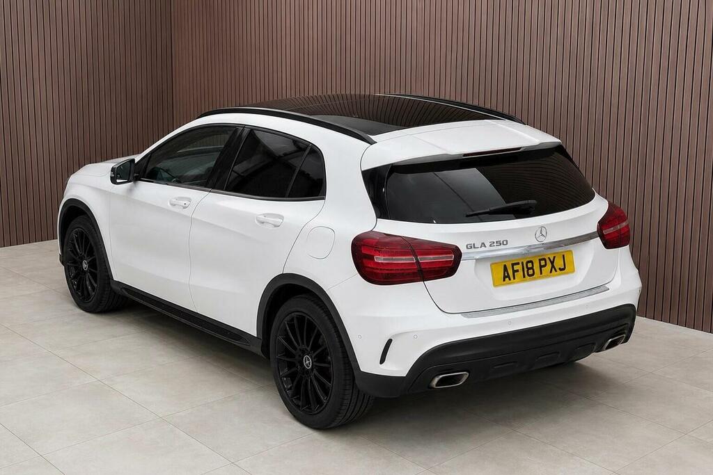 Mercedes-Benz GLA Class Suv 2.0 Gla250 Amg Line Premium Plus 7G-dct 4Mat White #2
