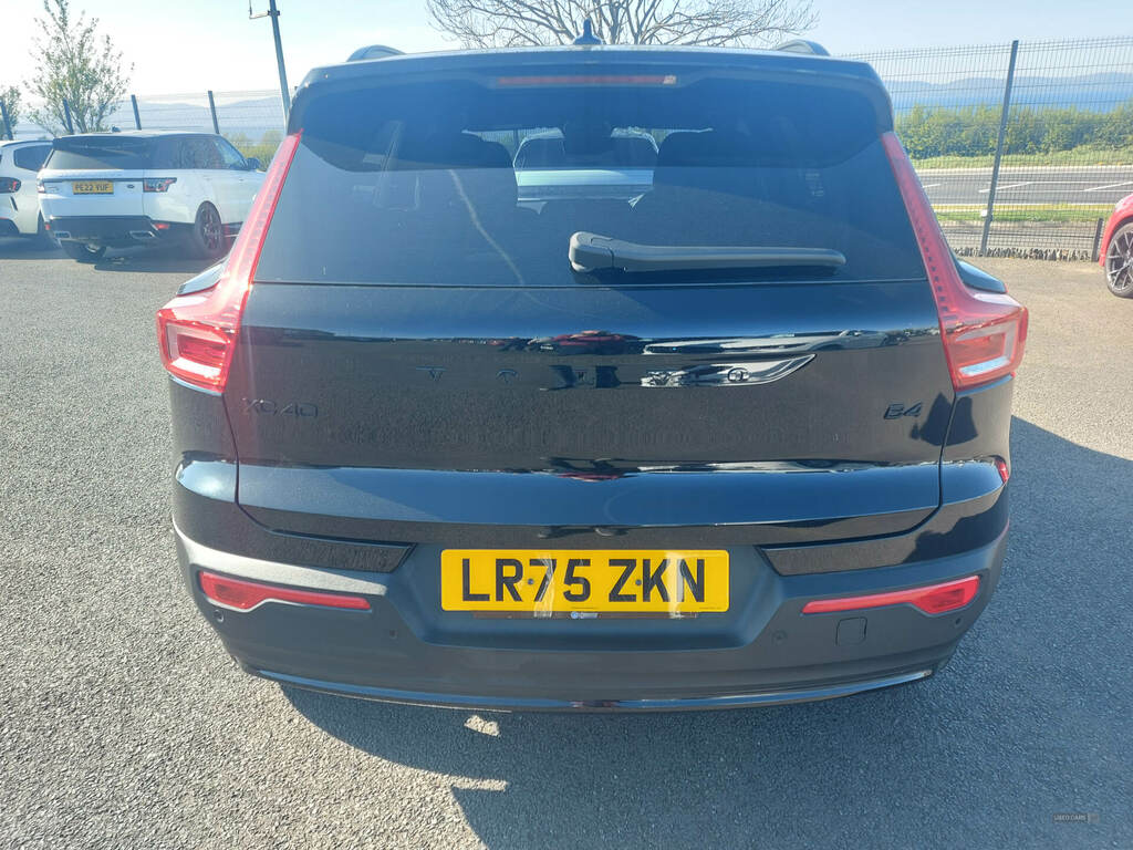 Volvo XC40 2.0 B4p Plus Black Edition LR75ZKN Black #5
