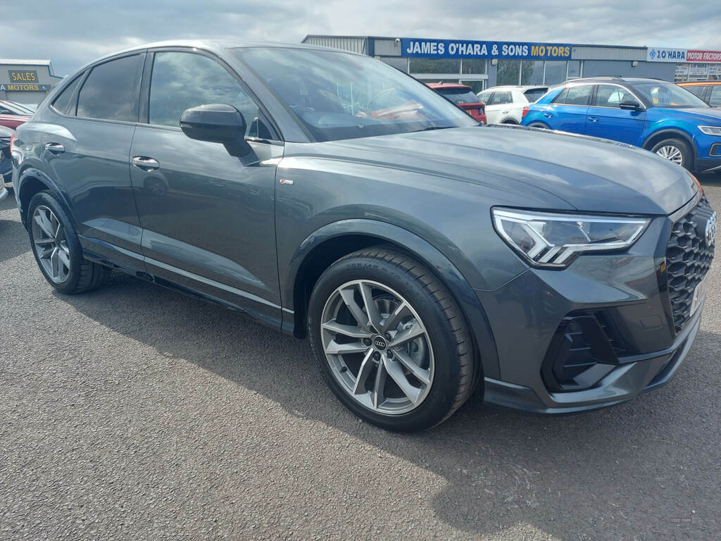 Audi Q3 35 Tfsi Black Edition S Tronic WV23VBD Grey #2