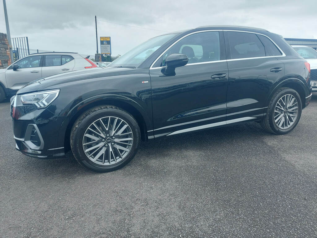 Audi Q3 35 Tfsi S Line S Tronic Leather Black