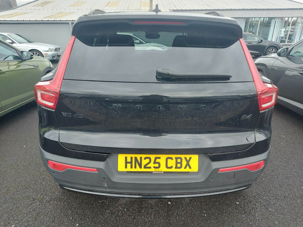 Volvo XC40 2.0 B4p Plus Black Edition HN25CBX Black #5