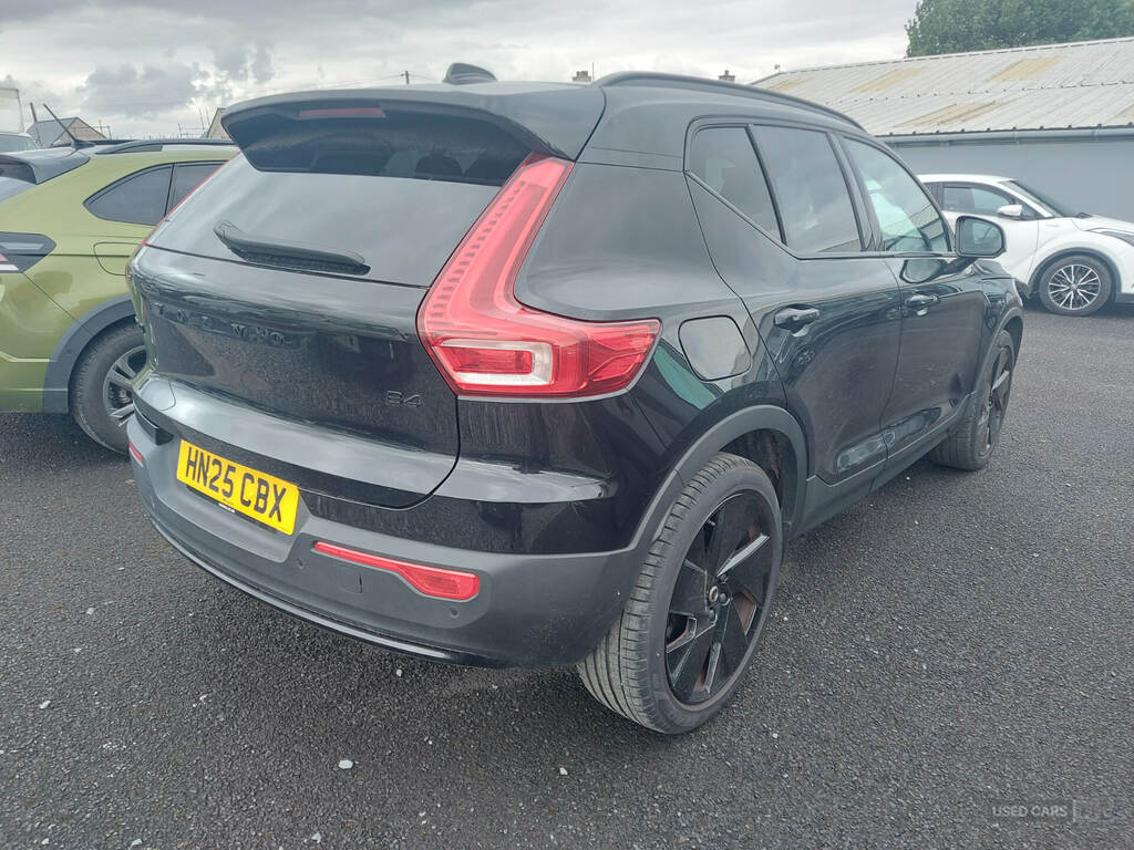Volvo XC40 2.0 B4p Plus Black Edition HN25CBX Black #3