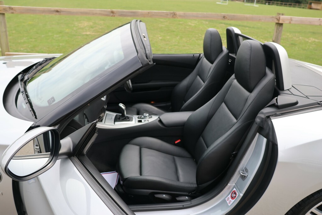 BMW Z4 Icon White #12