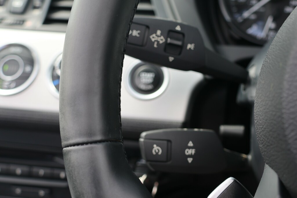 BMW Z4 Icon White #22
